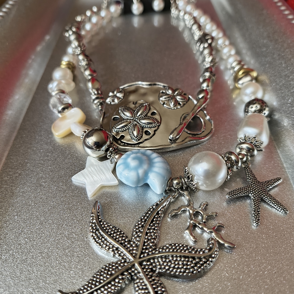 3 Pc Silver and Blue Beach Scape Charm Necklace X2 Earrings - Picture 13 of 14